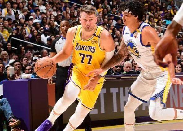 东契奇“春晚”美美隐身 詹姆斯言论更是让人难绷